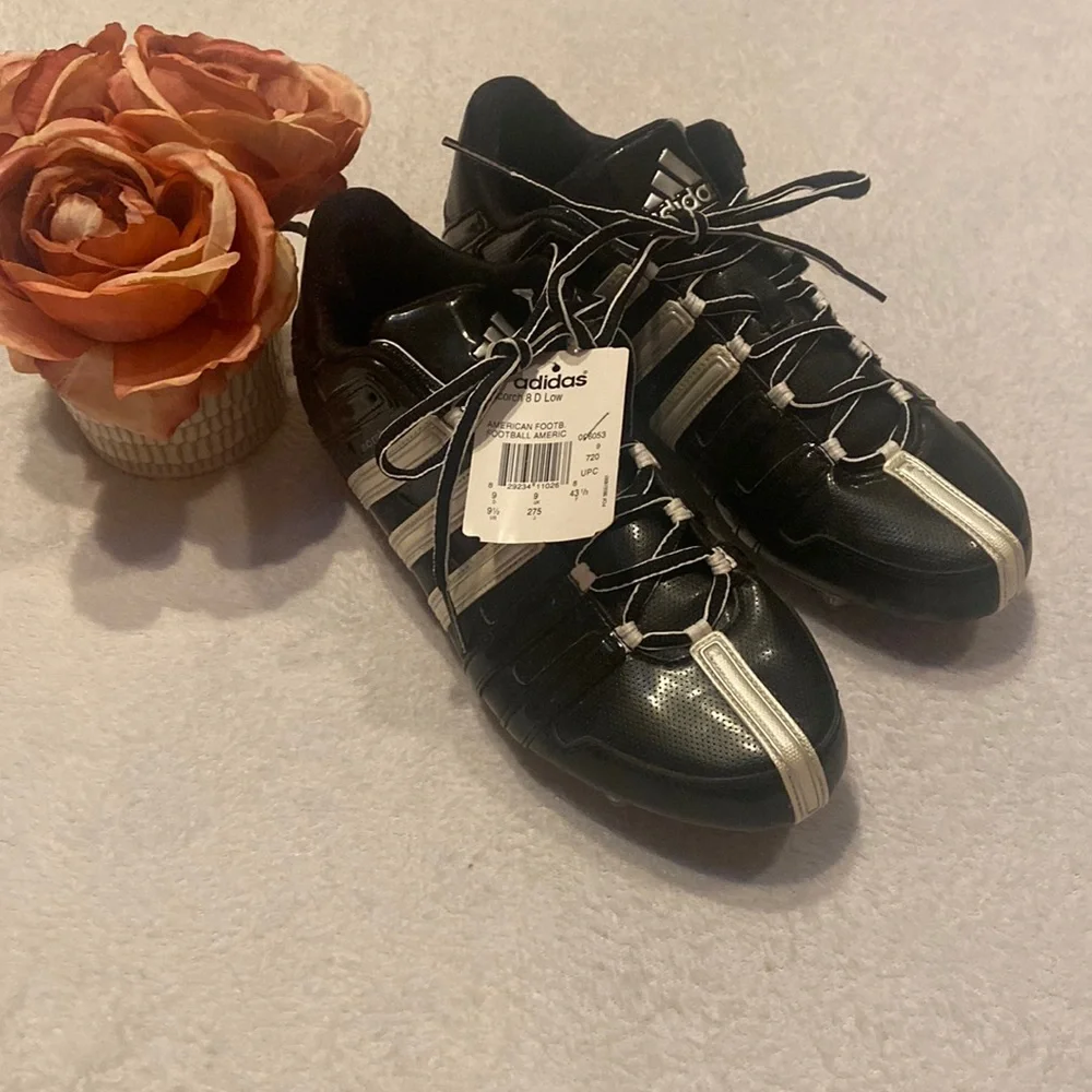 ADIDAS SCORCH NEW Size 9.5 Football Cleats
